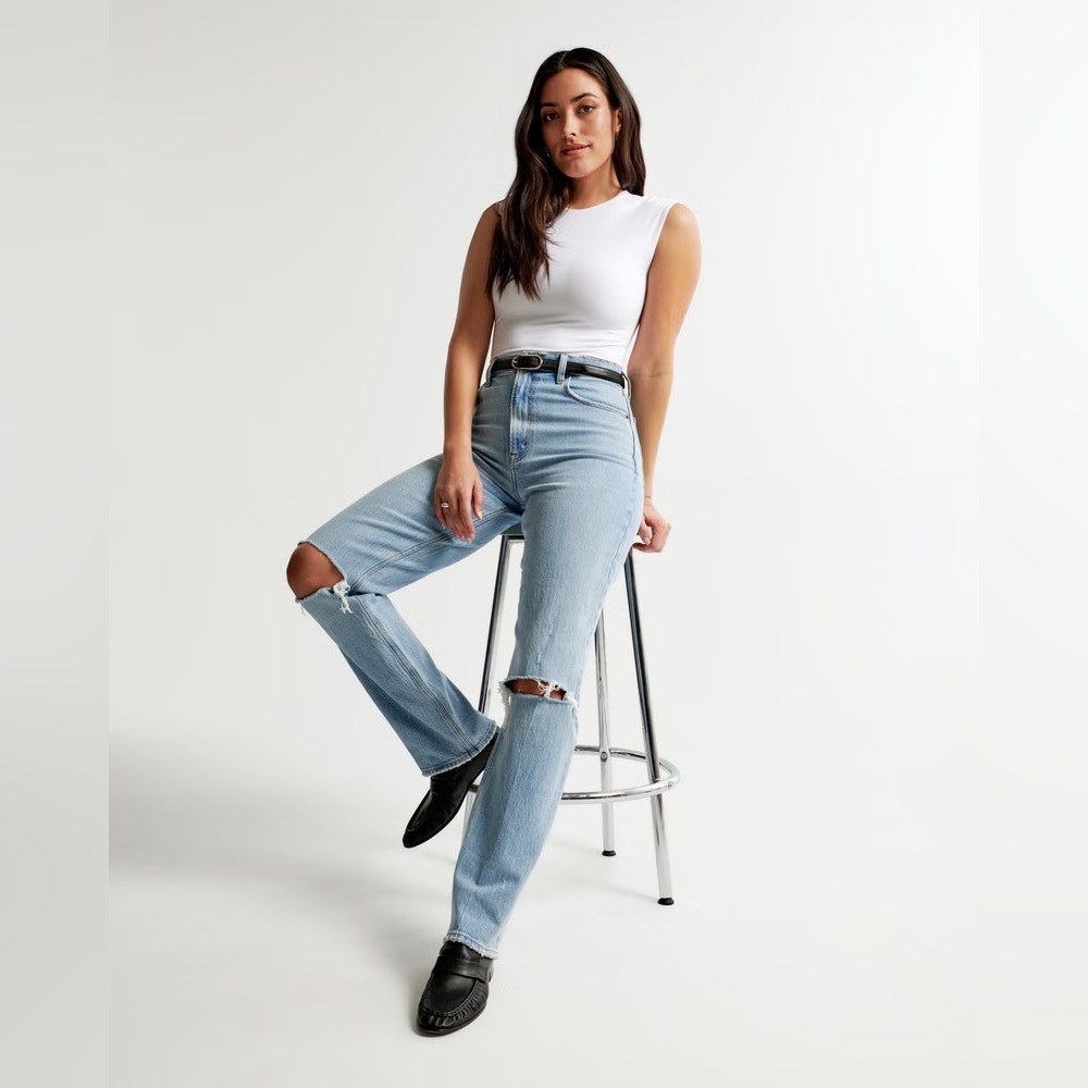 Abercrombie curve love ultra high rise 90’s straight jeans curve